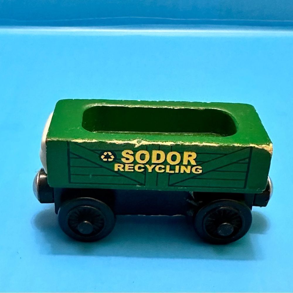 Thomas & Friends Wooden Railway RECYCLING CARS Train